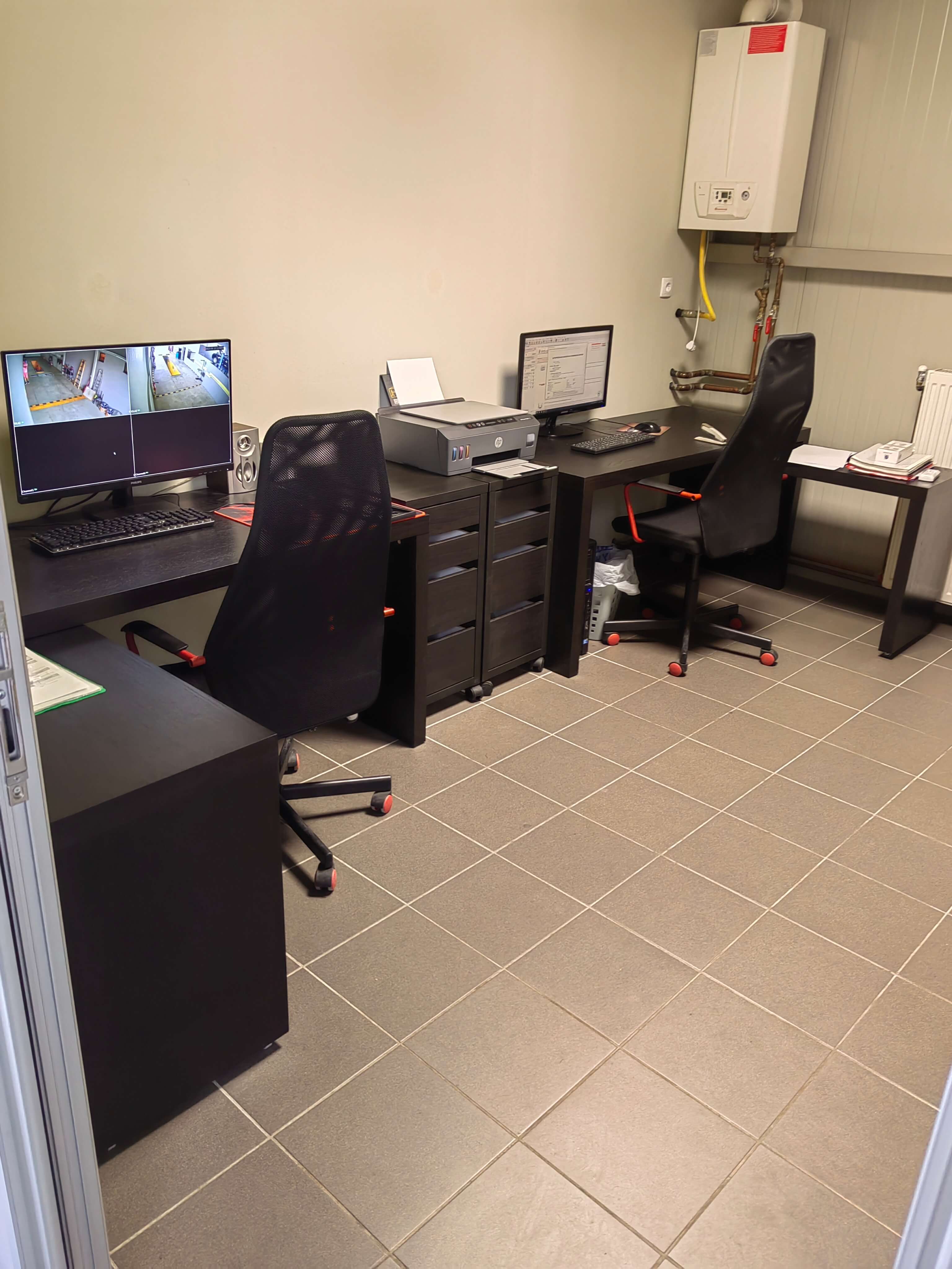 zis021 office